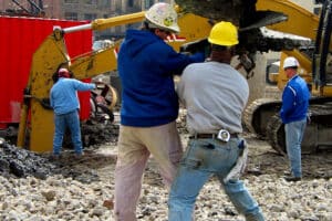 Common Work Injuries and Illnesses Suffered by Construction Workers