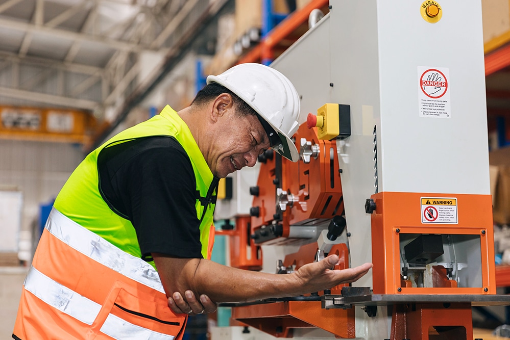 If you’ve been injured at work in Nevada, you may be entitled to workers’ compensation benefits—regardless of who was at fault. Nevada’s no-fault system means you can qualify even if the accident was partially your responsibility.