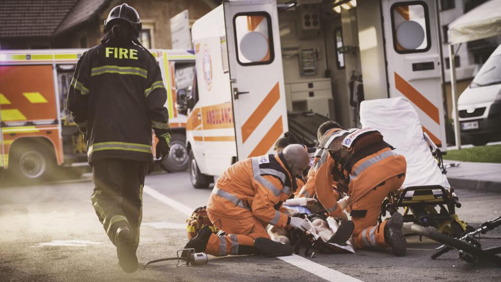 Paramedics and EMTs are often the first to arrive at emergency scenes across Nevada. Whether responding to motor vehicle accidents, medical crises, fires, or violent incidents, these professionals work in unpredictable and physically demanding environments. The risks they face on every shift can lead to serious injuries.