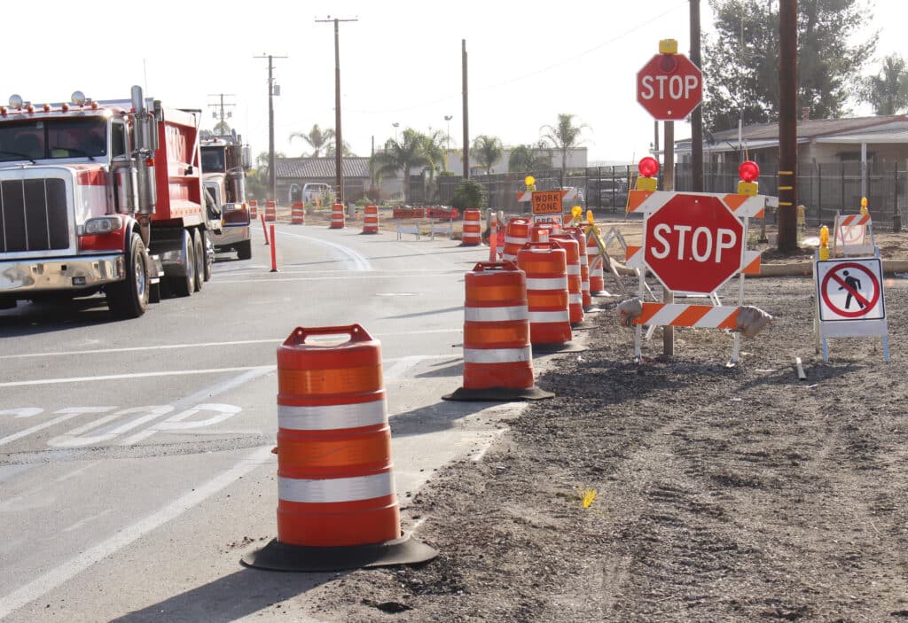 Road construction workers often work just feet away from moving traffic. Even when a work zone has signs, cones, and barriers, drivers may enter restricted areas or fail to slow down. A passing vehicle can strike a worker and cause serious injuries in seconds. For road crews in Nevada, these accidents can lead to broken bones, head injuries, spinal damage, and long-term disabilities. Workers may face surgery, months of rehabilitation, and time away from their jobs. Nevada workers’ compensation may help eligible employees pay for medical care and recover part of their lost wages after a work-related accident.
